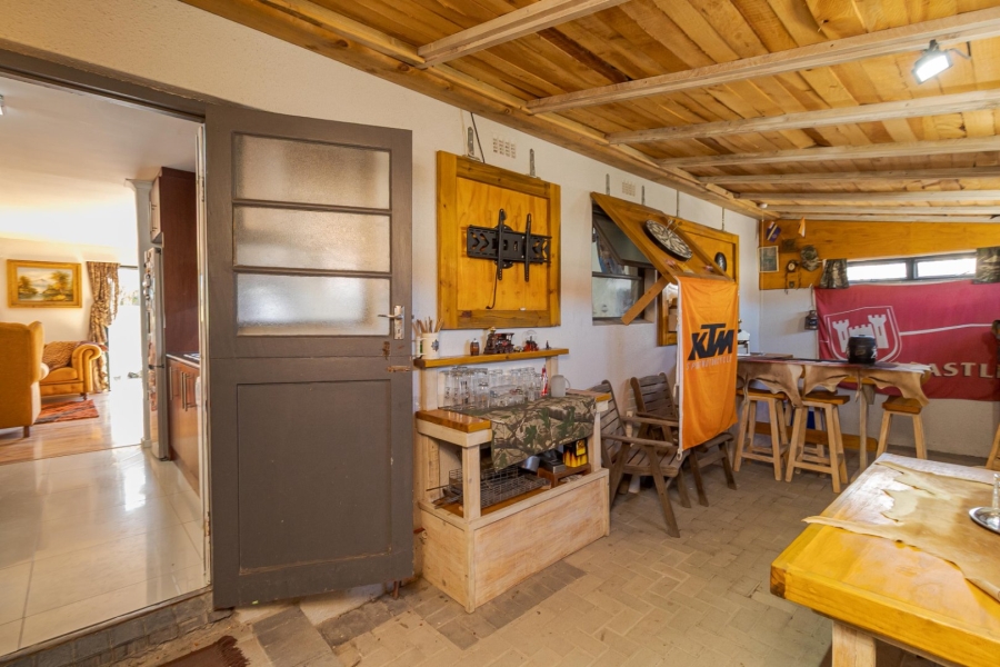 5 Bedroom Property for Sale in Loucharmante Western Cape